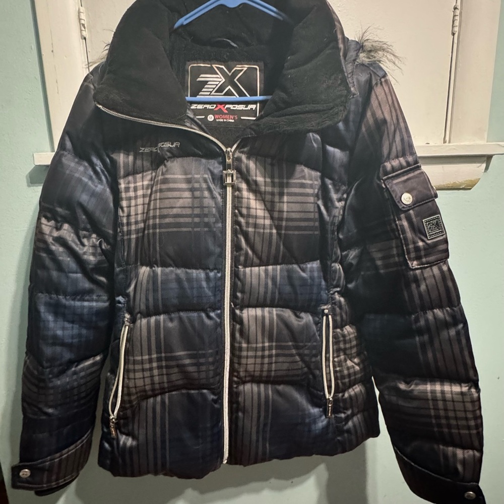 Women’s ZeroXposur Puffer Coat - Black and Gray Plaid Size Medium